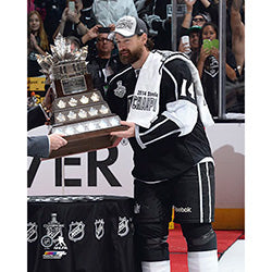 JUSTIN WILLIAMS STANLEY CUP WITH CONN SMYTHE 2014 8X10 PHOTO