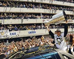 SIDNEY CROSBY STANLEY CUP CHAMPIONS PARADE 2008-09 8X10 PHOTO