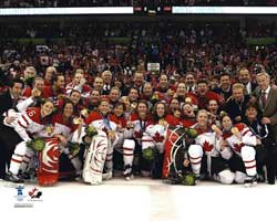 TEAM CANADA WOMEN CELEBRATES GOLD IN VANCOUVER 8X10