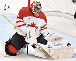 ROBERTO LUONGO TEAM CANDA IN ACTION 2010 GOLD MEDAL 8X10 PHOTO