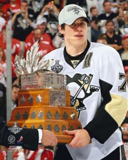 EVGENI MALKIN CONN SMYTHE STANLEY CUP 2008-09 8X10 PHOTO