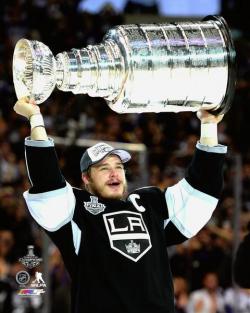 DUSTIN BROWN STANLEY CUP 2014 8X10 PHOTO