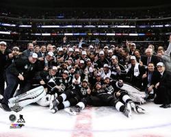 LA KINGS CELEBRATE STANLEY CUP 2014 8X10 PHOTO (CENTER ICE)